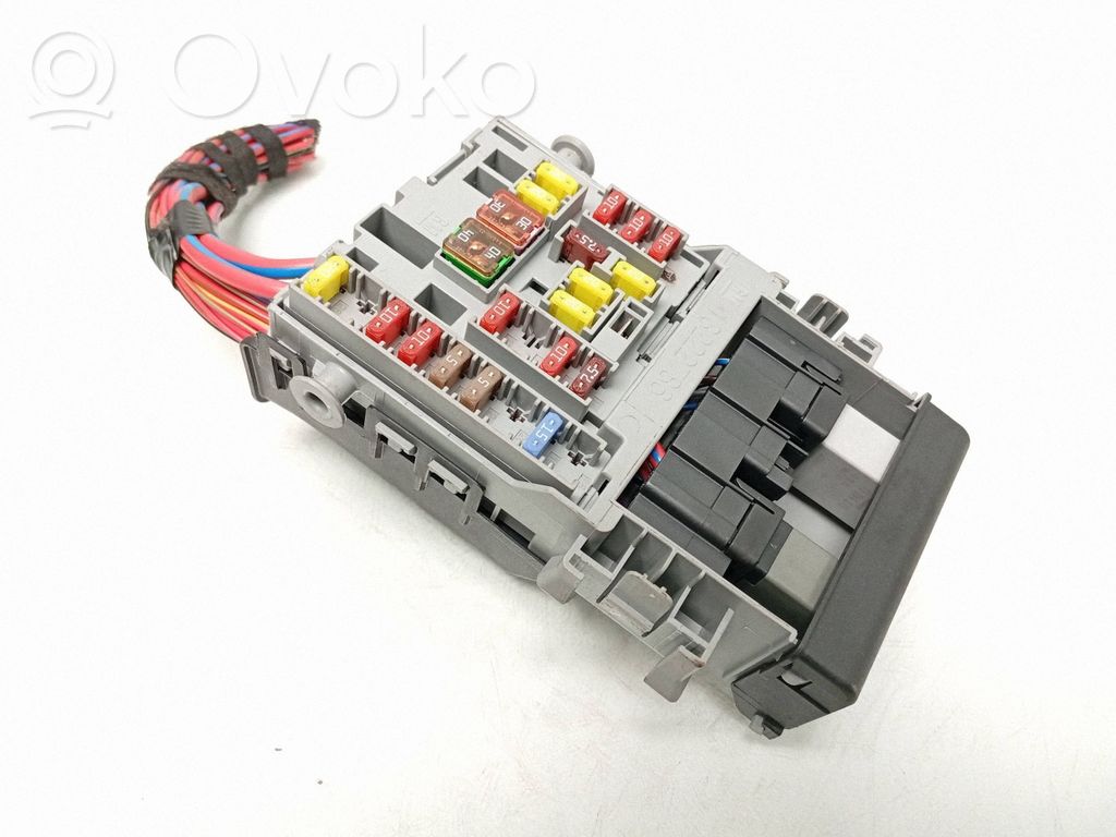 Opel Astra J Module de fusibles
