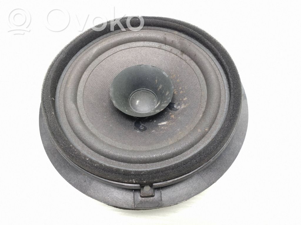 Suzuki Grand Vitara II Enceinte de porte arrière