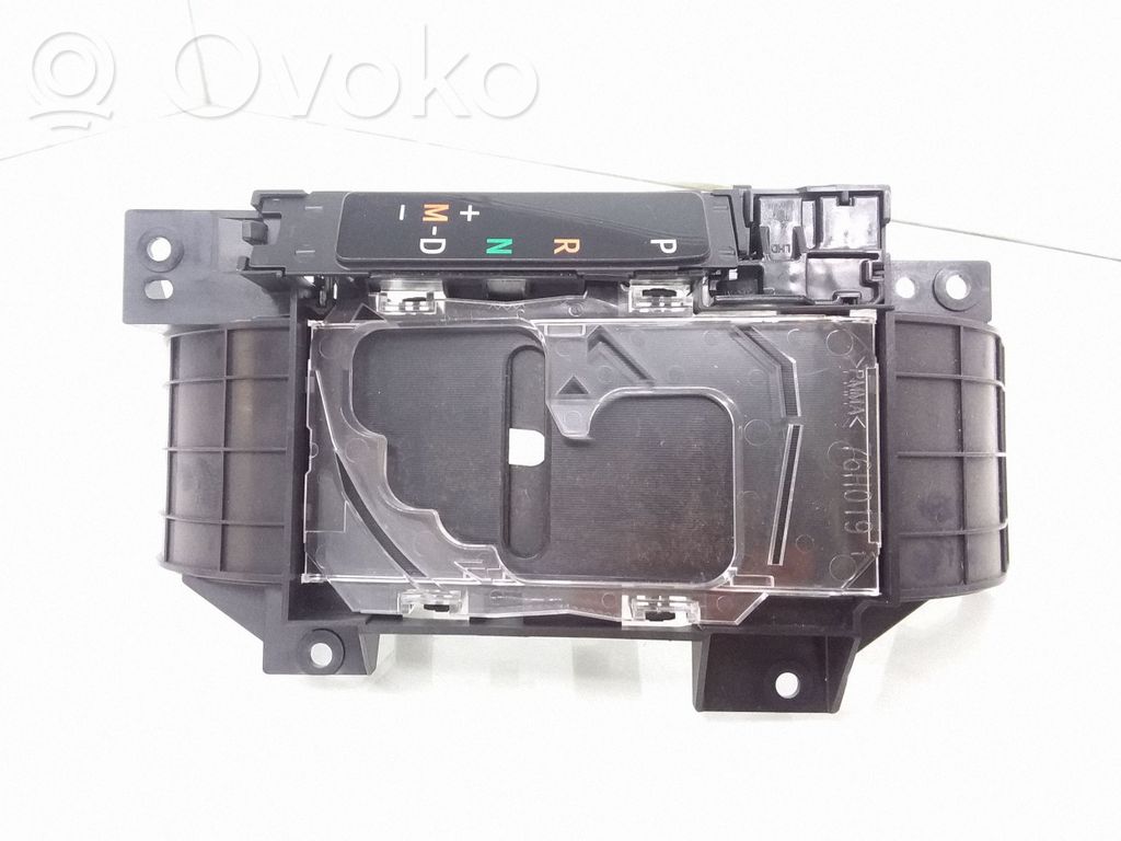Toyota RAV 4 (XA40) Selector de cambios 