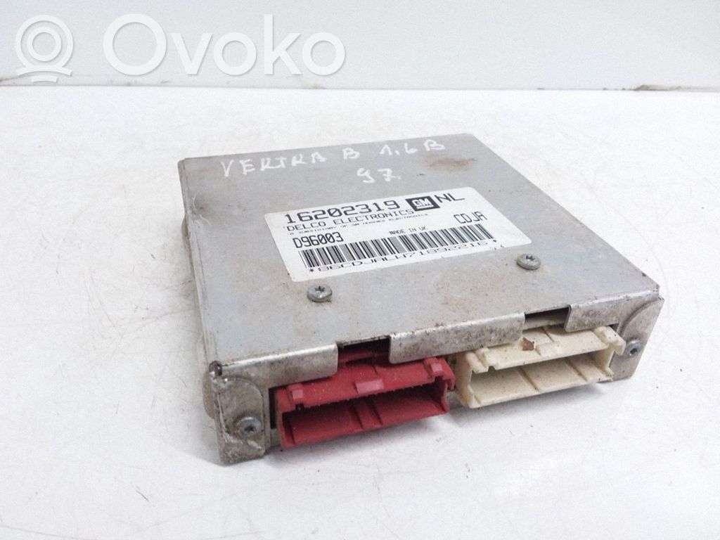 Opel Vectra B Moottorin ohjainlaite/moduuli