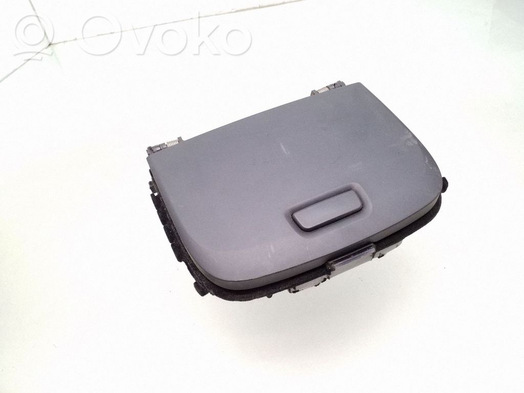 Chevrolet Captiva Hansikaslokero 