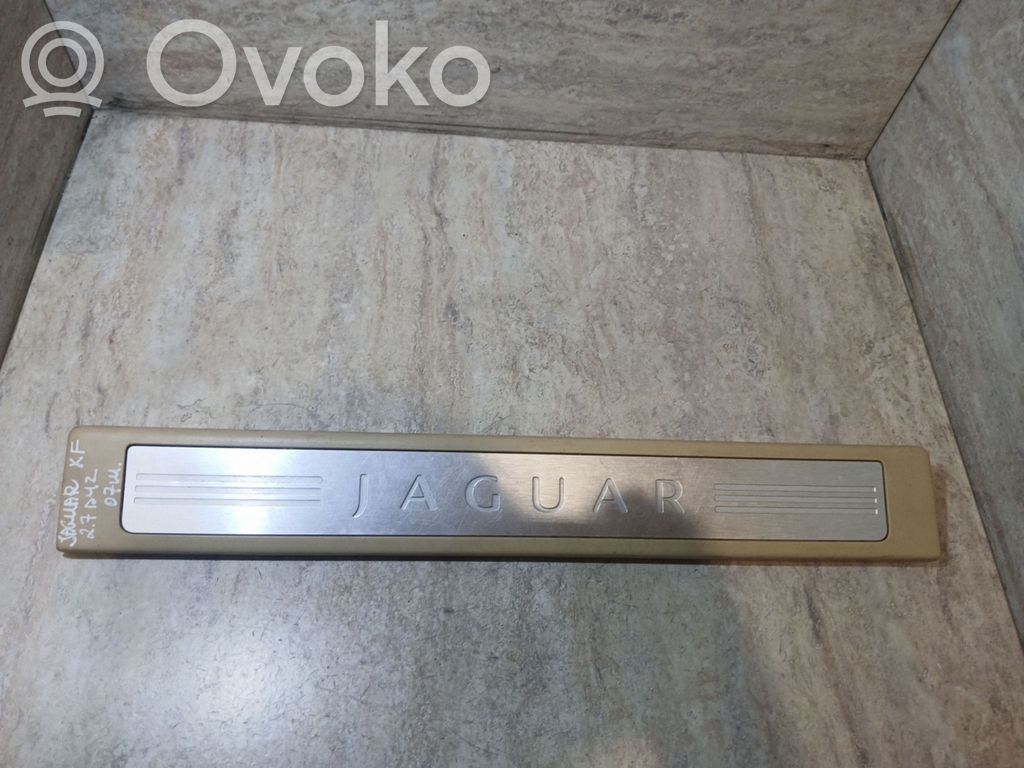 Jaguar XF Moldura protectora del borde delantero