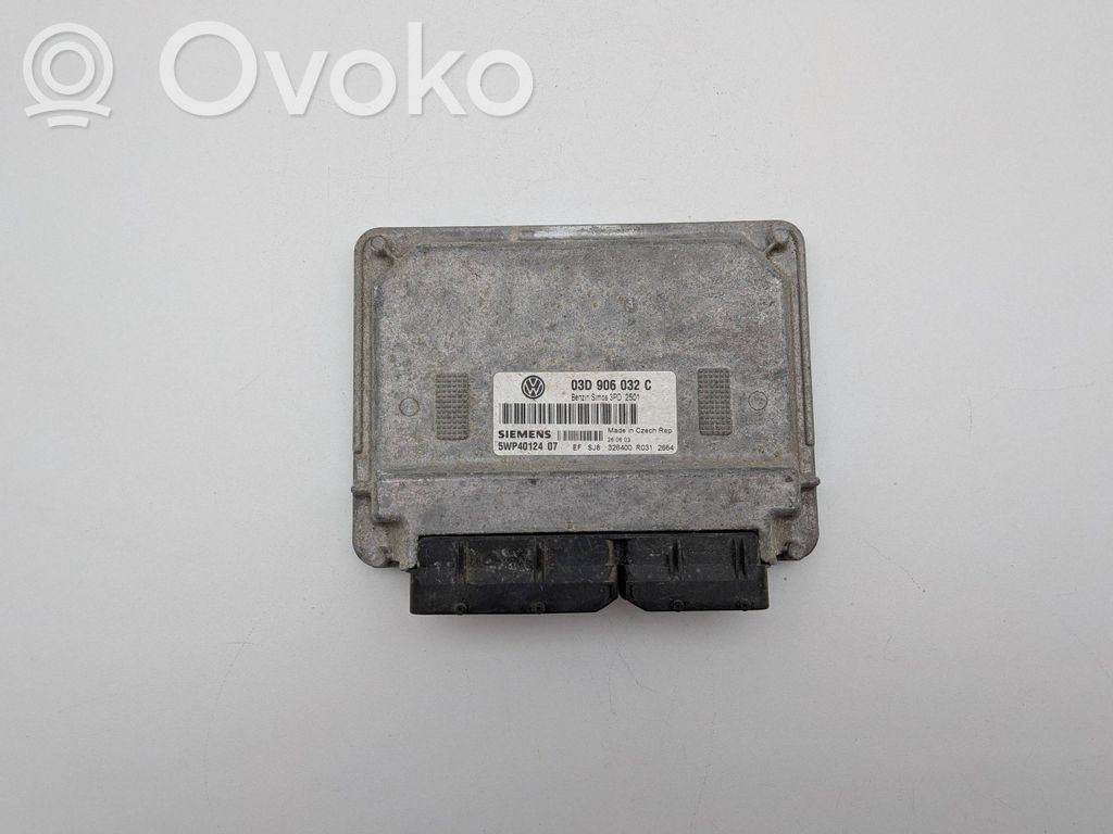Volkswagen PASSAT B6 Moottorin ohjainlaite/moduuli 