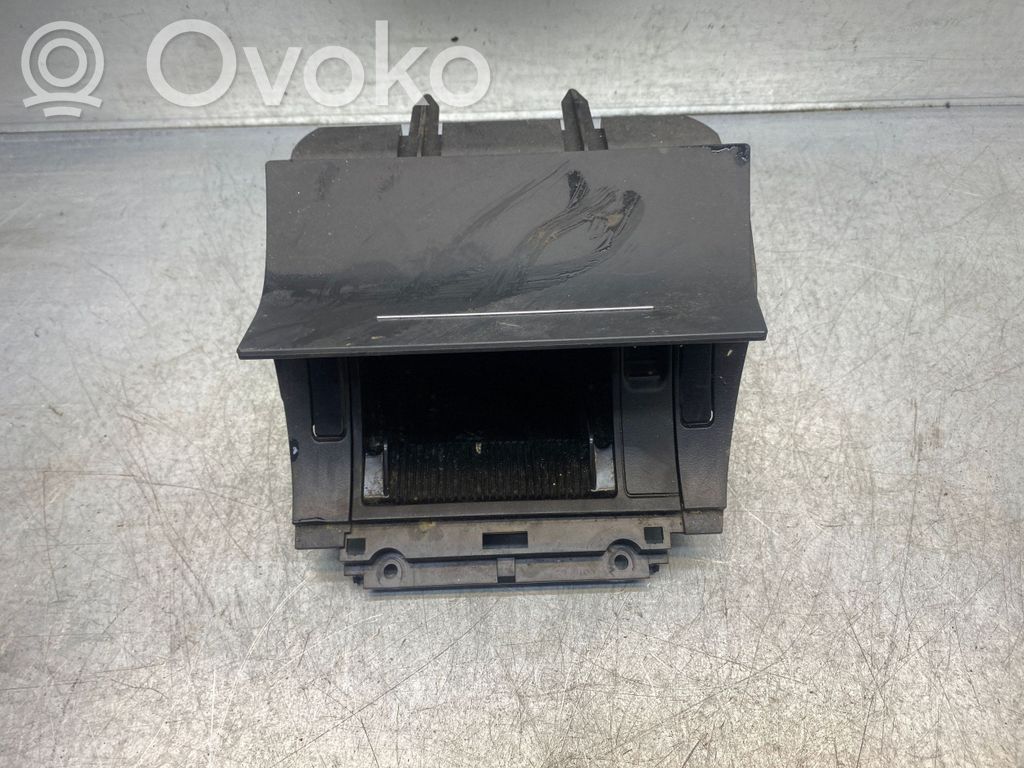 Skoda Octavia Mk2 (1Z) Posacenere auto