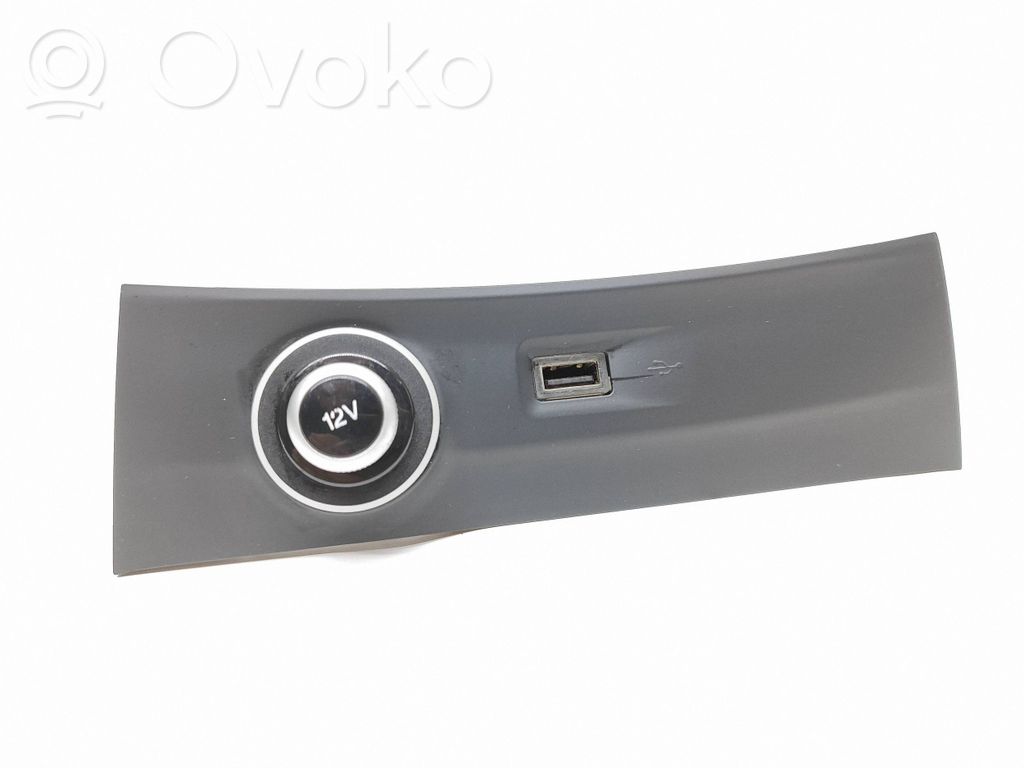 Alfa Romeo Stelvio USB jungtis