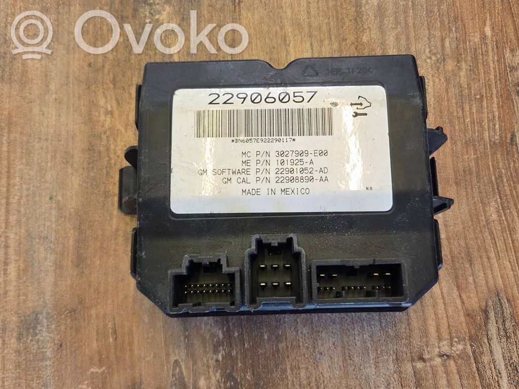 Opel Insignia A Oven ohjainlaite/moduuli
