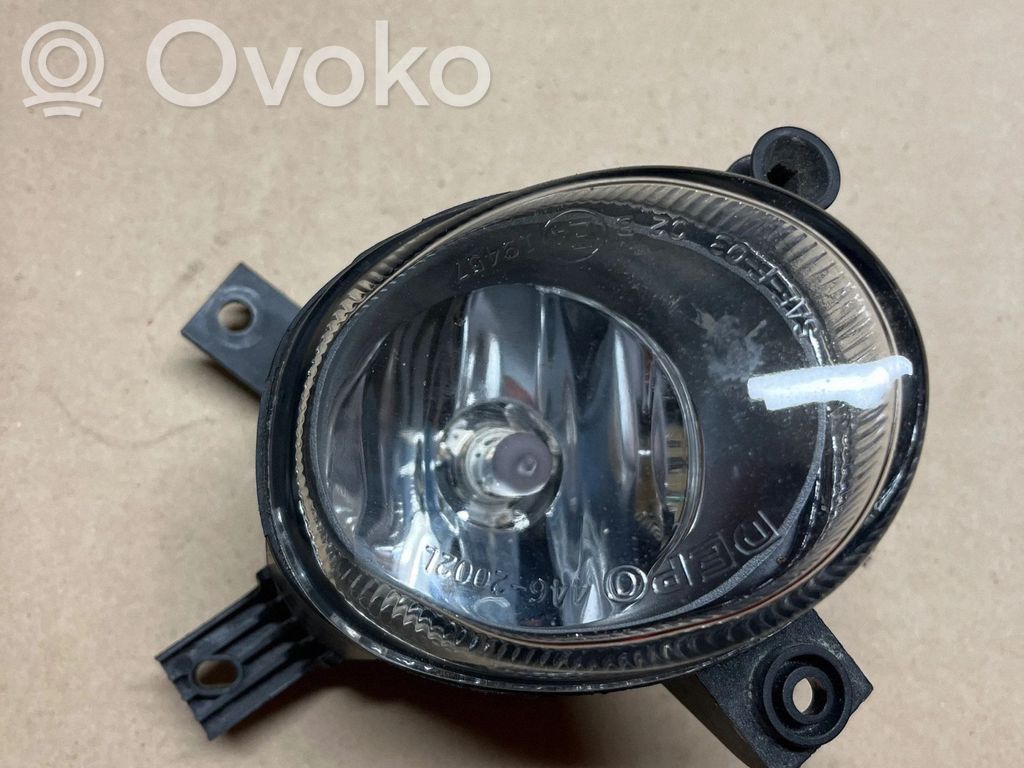 Audi A4 S4 B7 8E 8H Nebelscheinwerfer vorne 