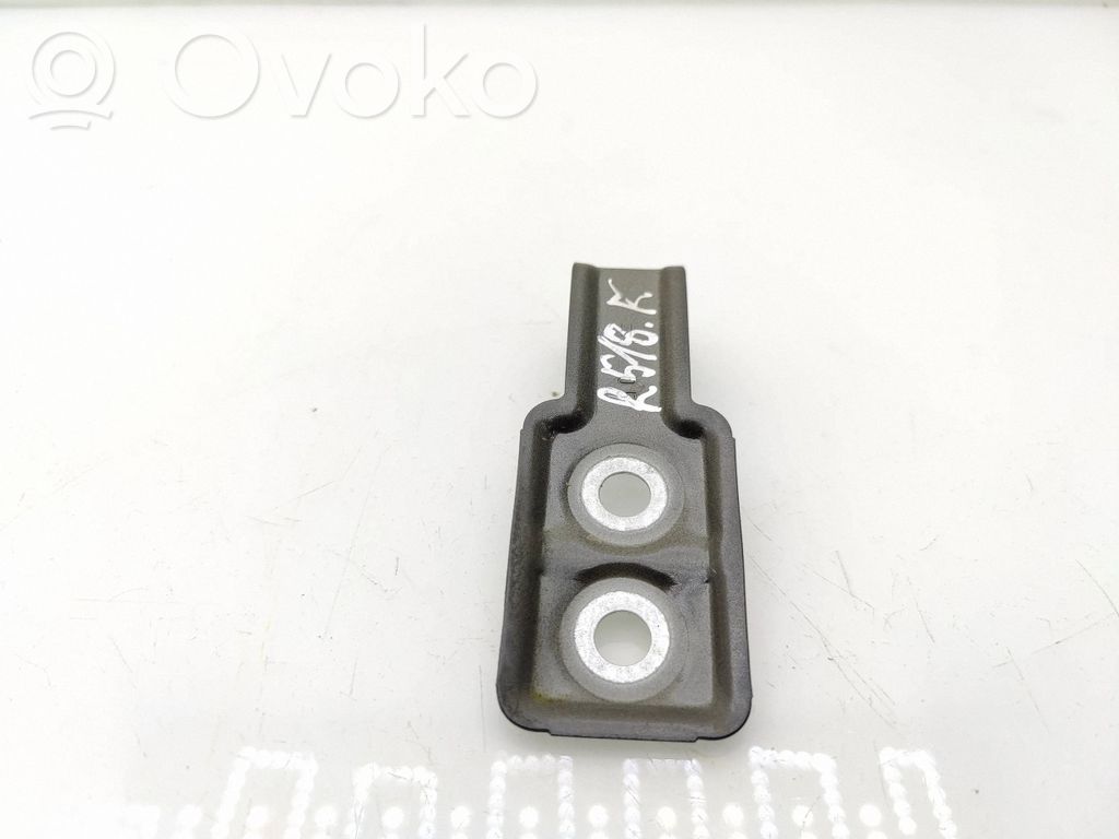 BMW 5 G30 G31 G38 Otros repuestos del compartimento del motor