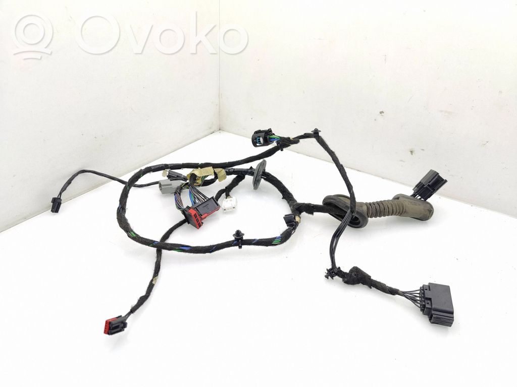 Ford Mondeo MK IV Aizmugurējo durvju vadu instalācija 