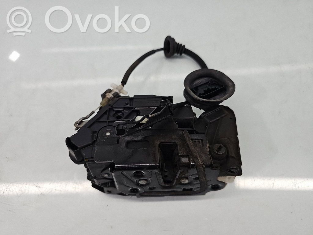 Volkswagen Golf VI Etuoven lukko 