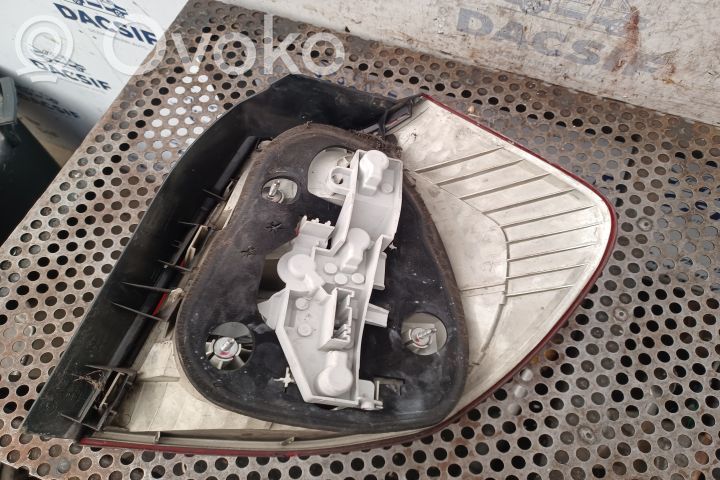 Rear/tail lights   6924501