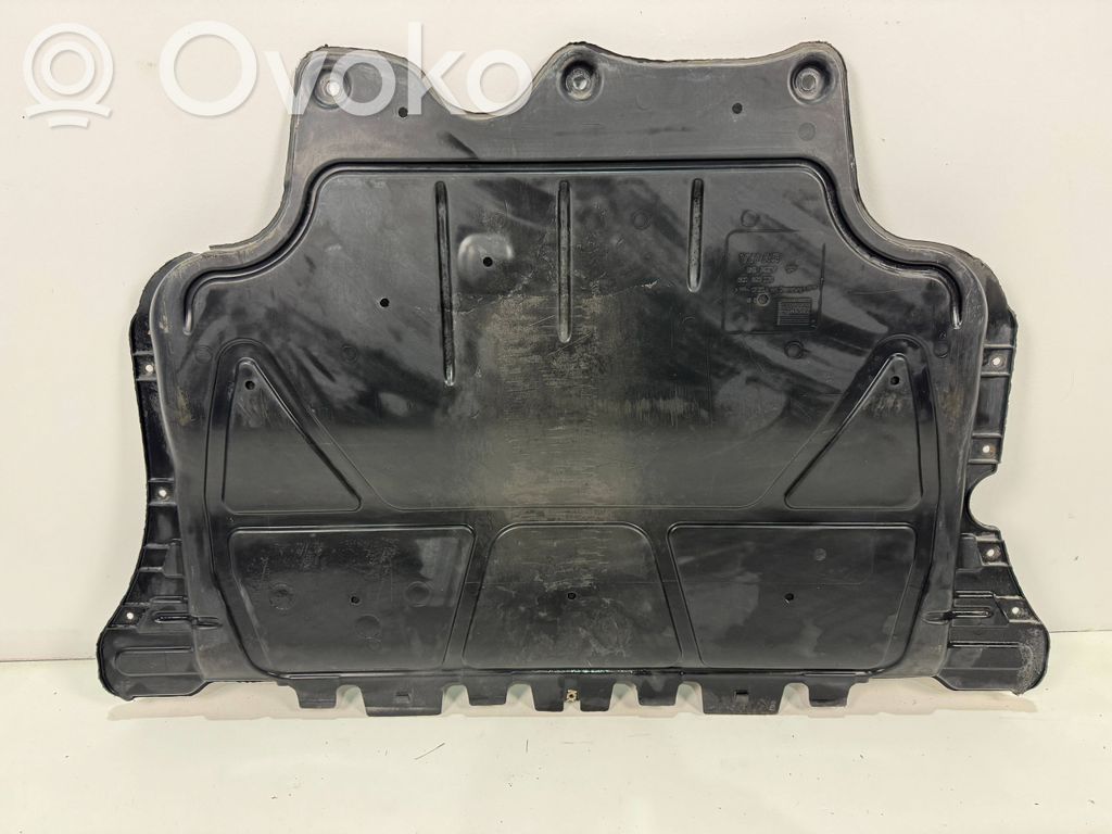 Volkswagen PASSAT B8 Engine splash shield/under tray 