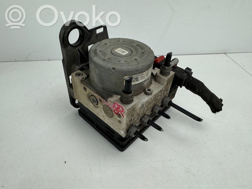 Volkswagen PASSAT B8 ABS Pump 