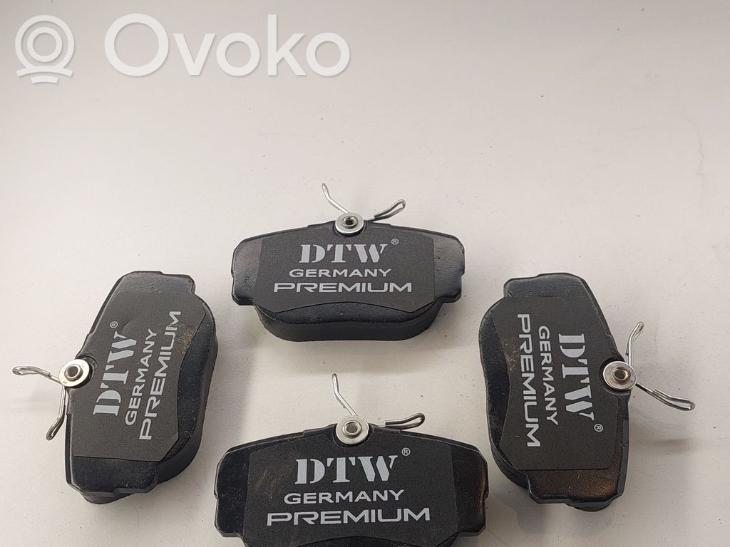 BMW 3 E30 Brake pads (front) 