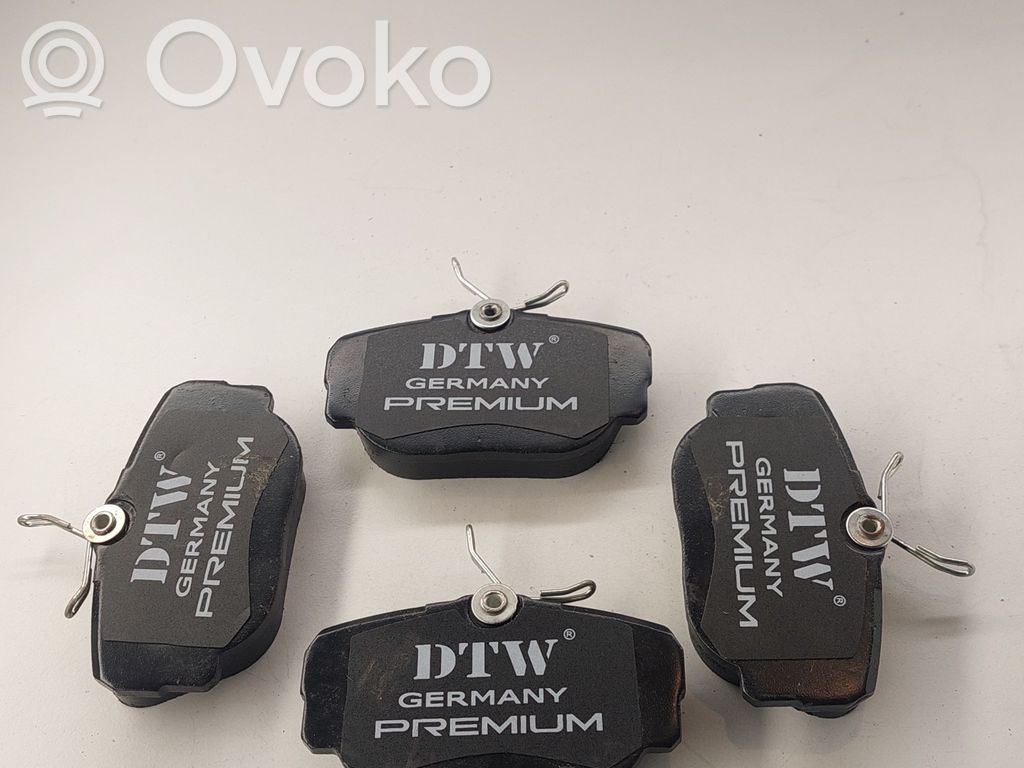 BMW 3 E30 Brake pads (front) 