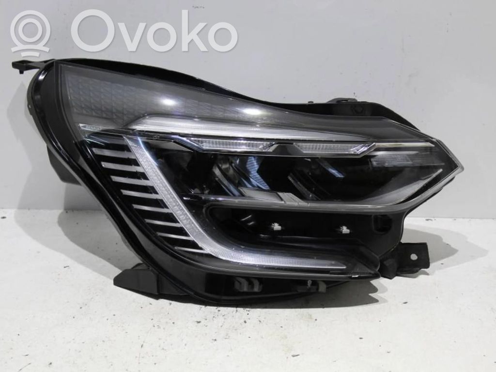 Renault Clio V Lampa przednia 