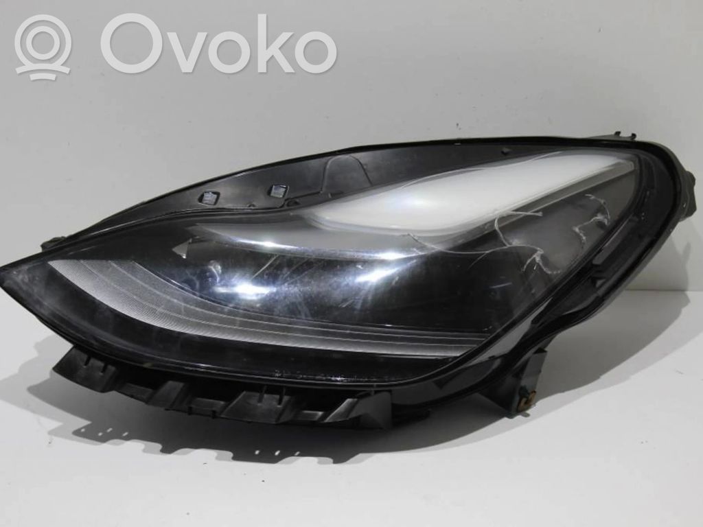 Tesla Model 3 Lampa przednia 