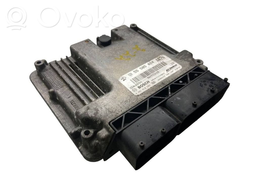Opel Zafira C Dzinēja vadības bloks 