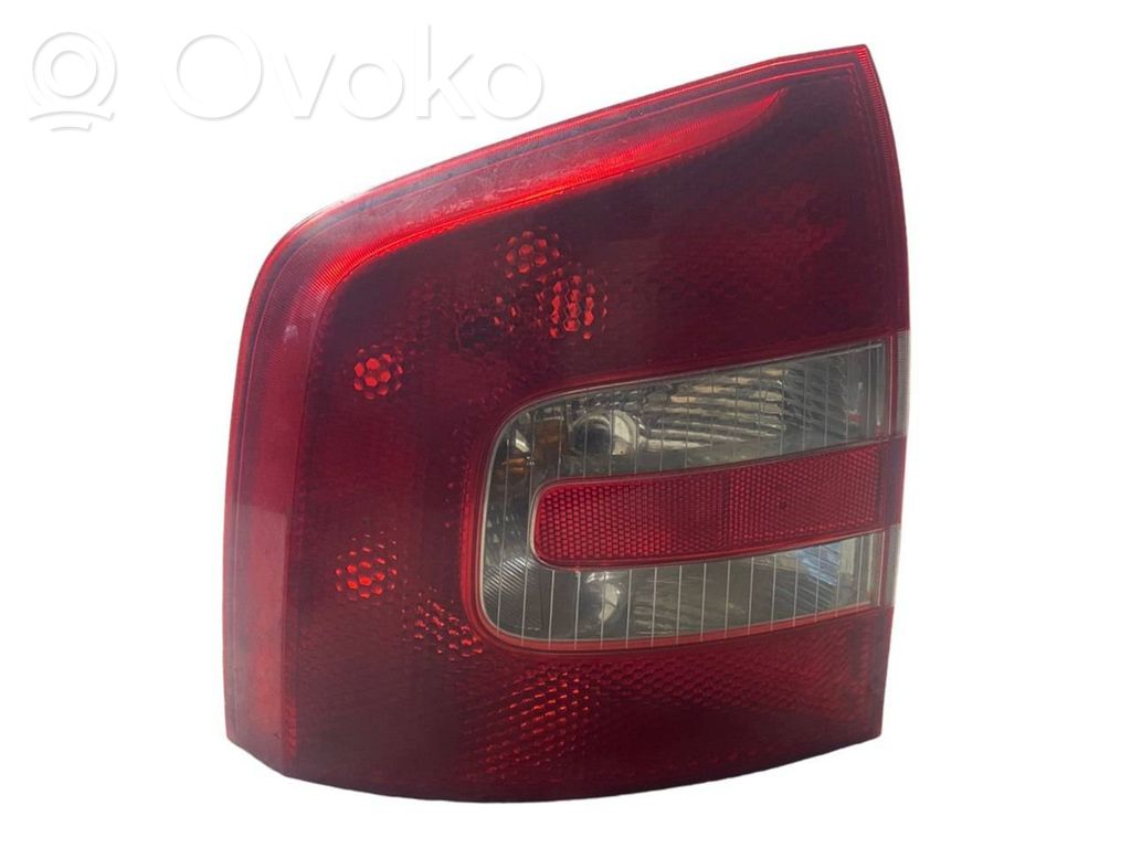 Skoda Octavia Mk2 (1Z) Задний фонарь в кузове 