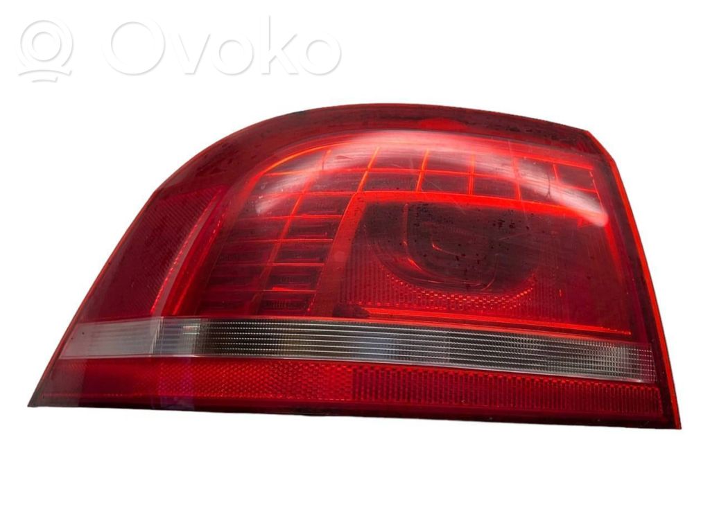 Volkswagen PASSAT B7 Lampa tylna 