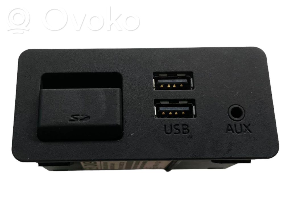 USB-pistokeliitin   MD412446,D09H669U0,904526412446,41252587728