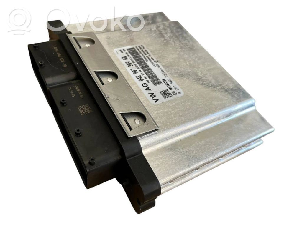 Volkswagen PASSAT B8 Engine control unit/module 