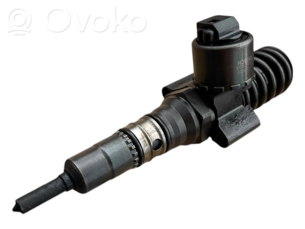 Volkswagen PASSAT B6 Inyector de combustible 