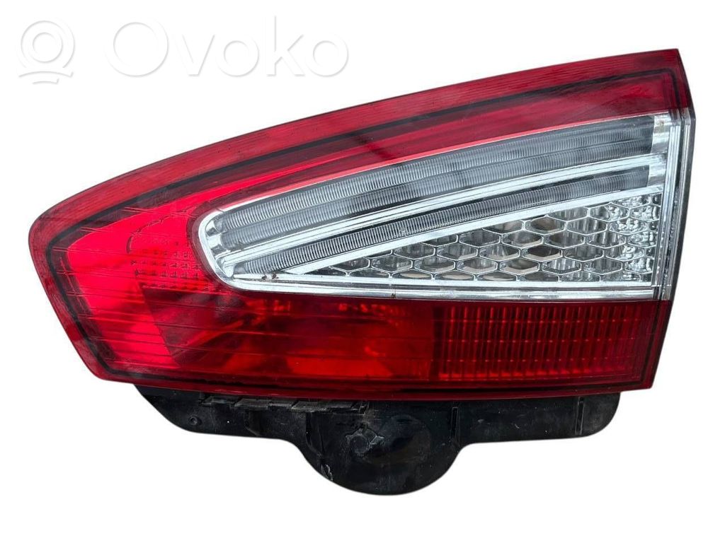 Ford Mondeo MK IV Takaluukun takavalot 