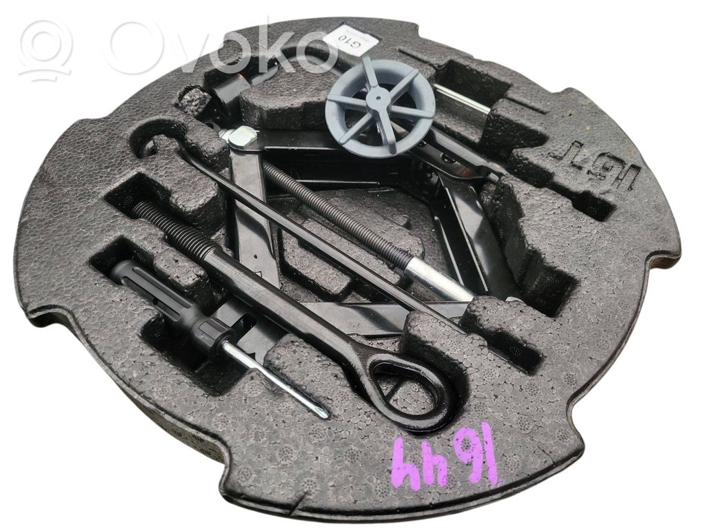 KIA Pro Cee'd III Tool set 