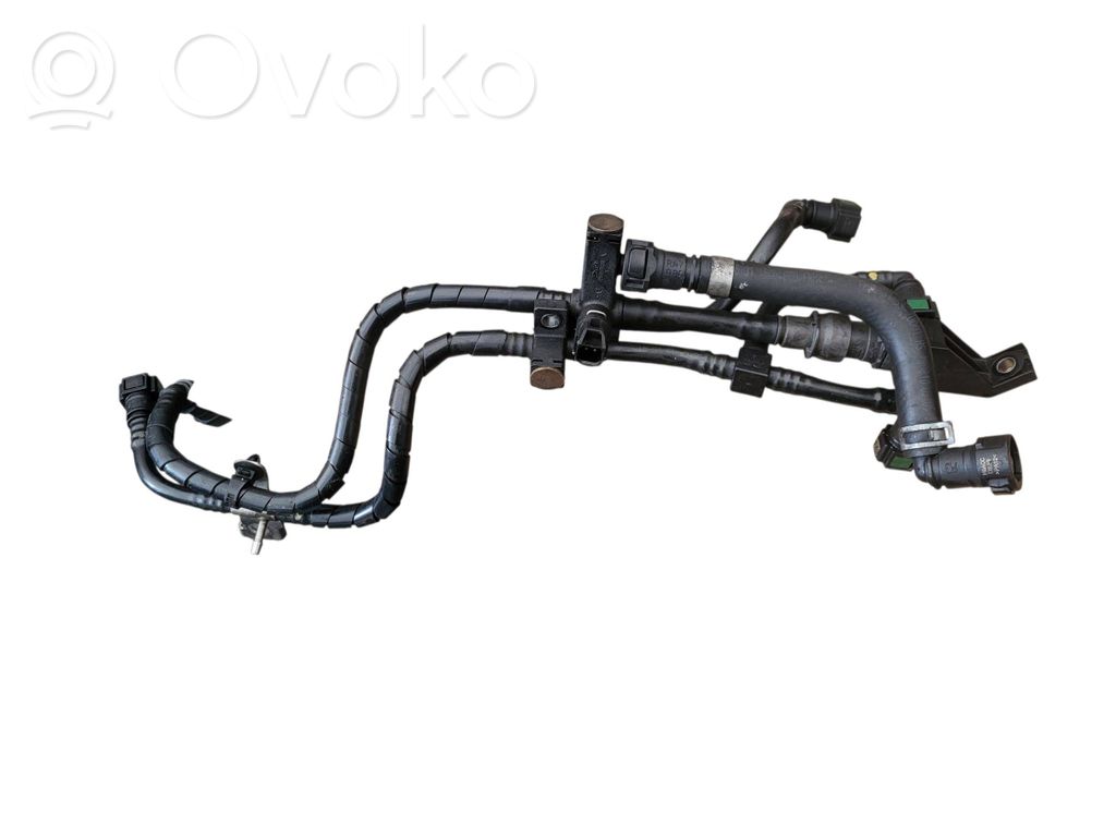 KIA Sportage Fuel injector supply line/pipe 