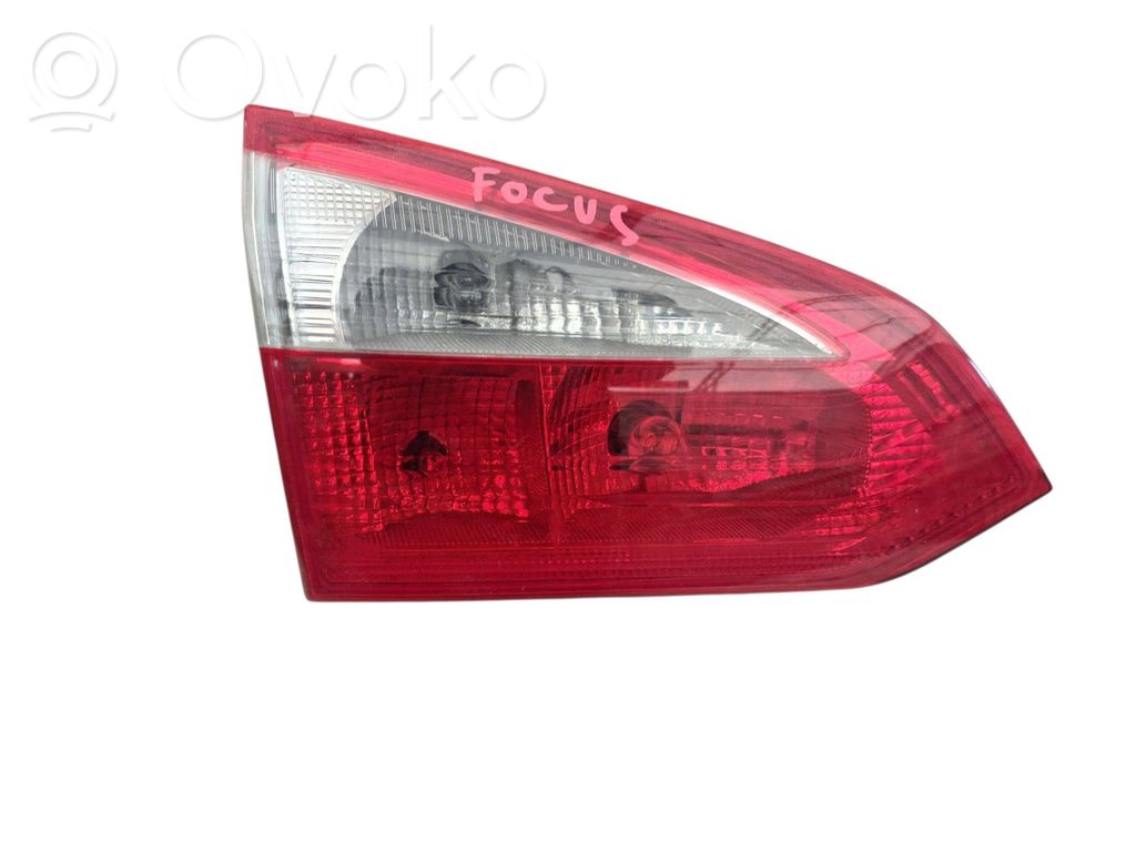 Ford Focus Aizmugurējais lukturis pārsegā 