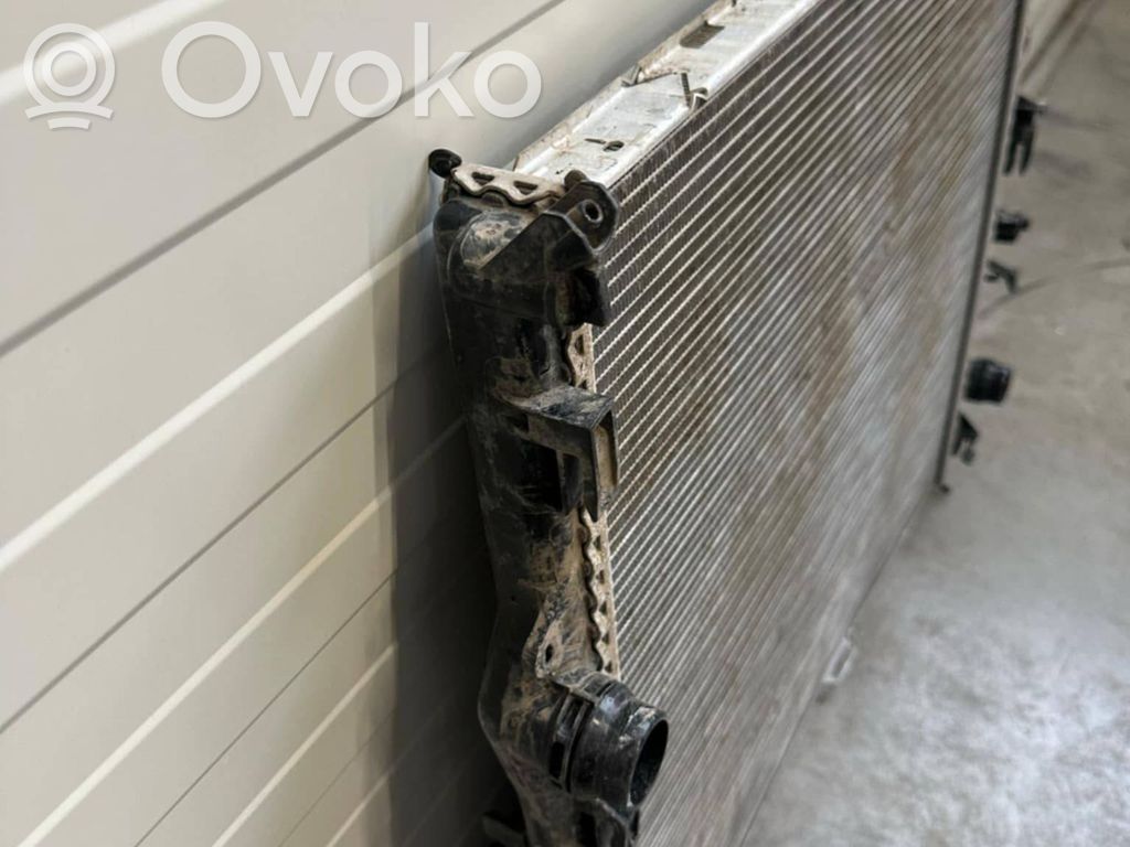 Mercedes-Benz Sprinter W907 W910 Radiatore di raffreddamento 