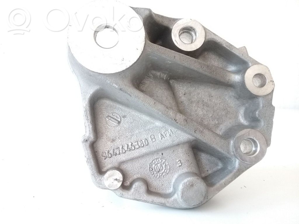 Citroen C5 Engine mounting bracket 