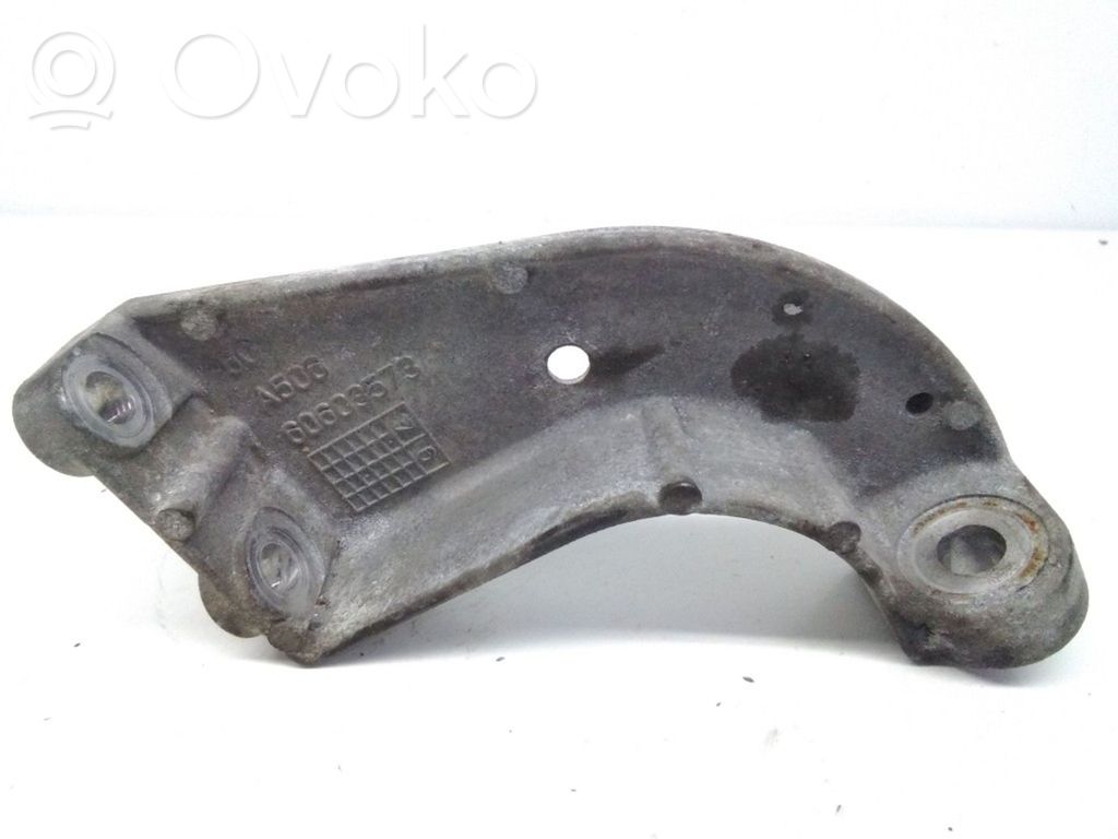 Alfa Romeo GT Engine mounting bracket 