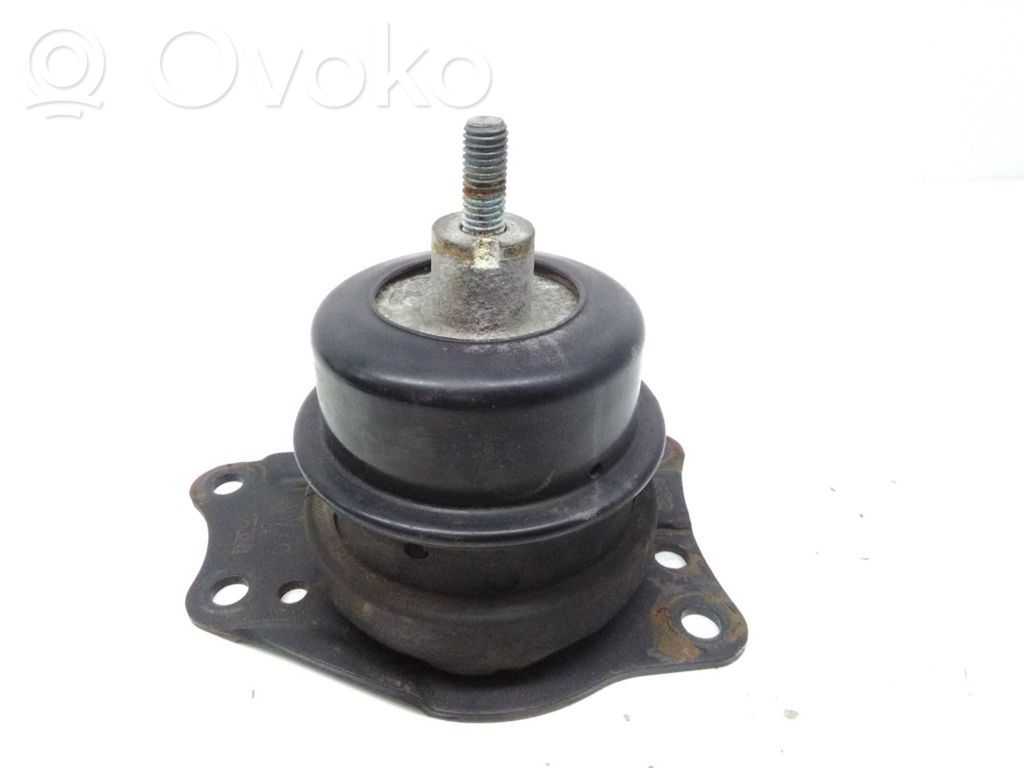 Ford Focus Engine mount bracket 