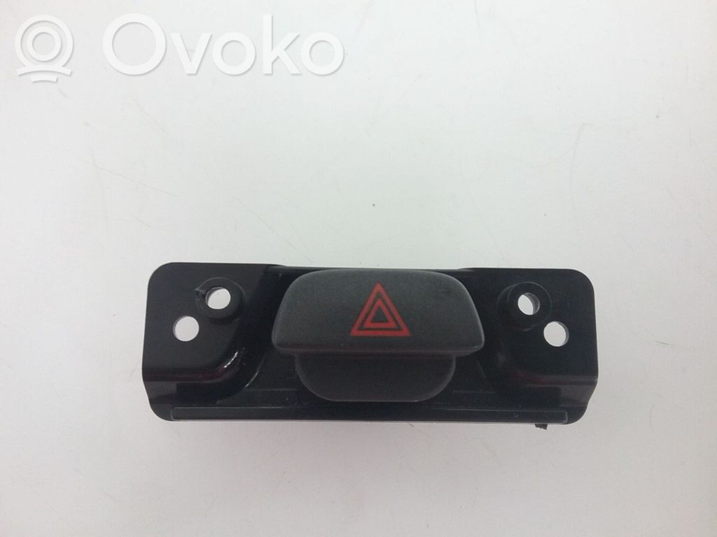 Botón interruptor de luz de peligro   15C581