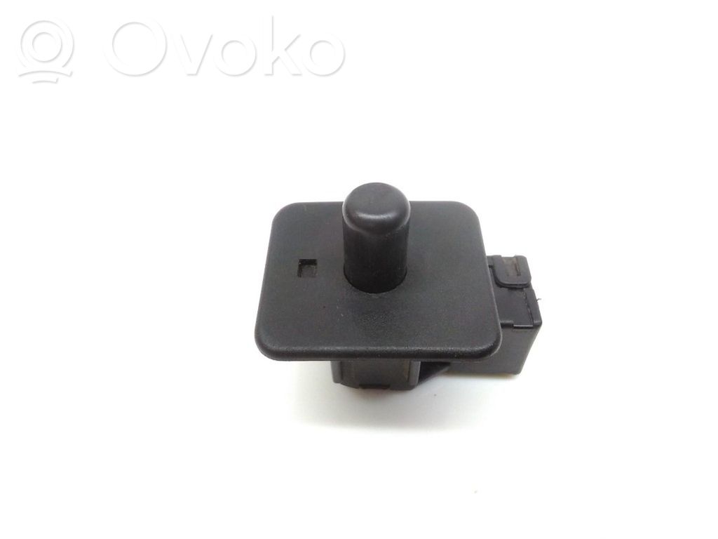 Mercedes-Benz E W210 Rear door sensor 
