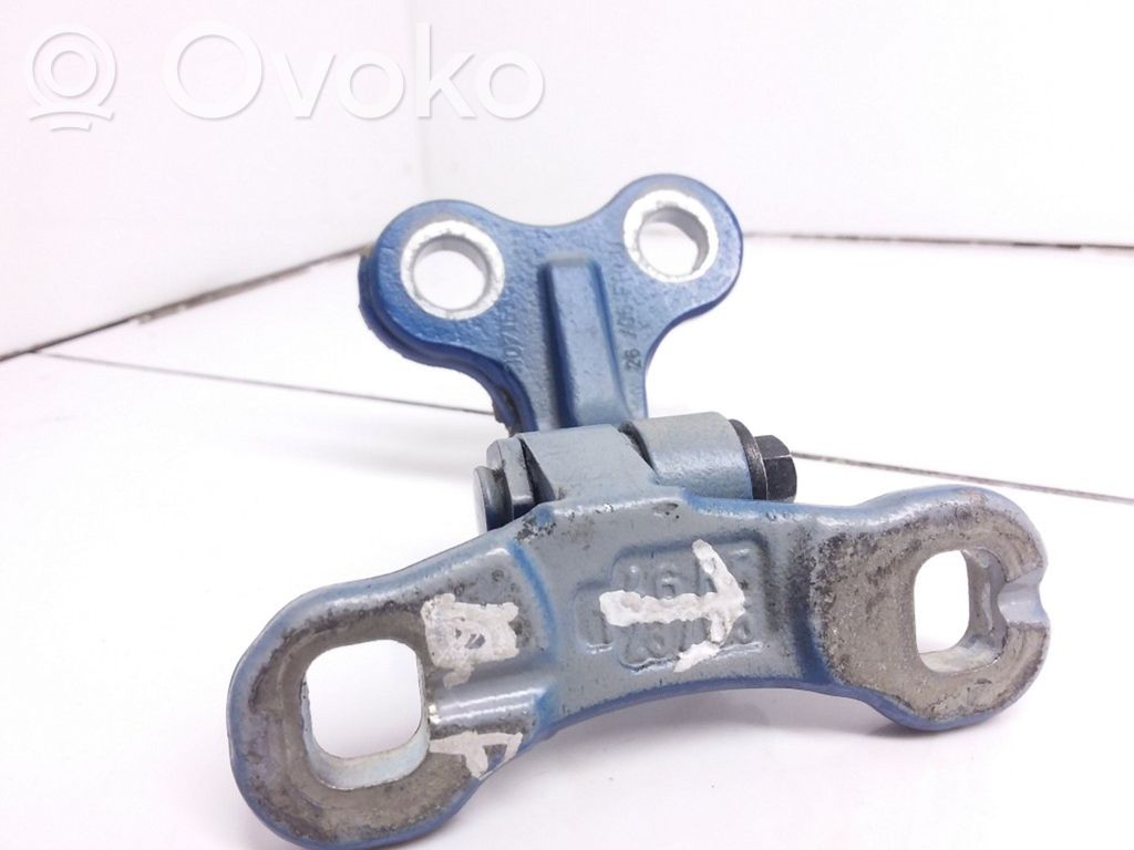 Volvo V50 Front door upper hinge 