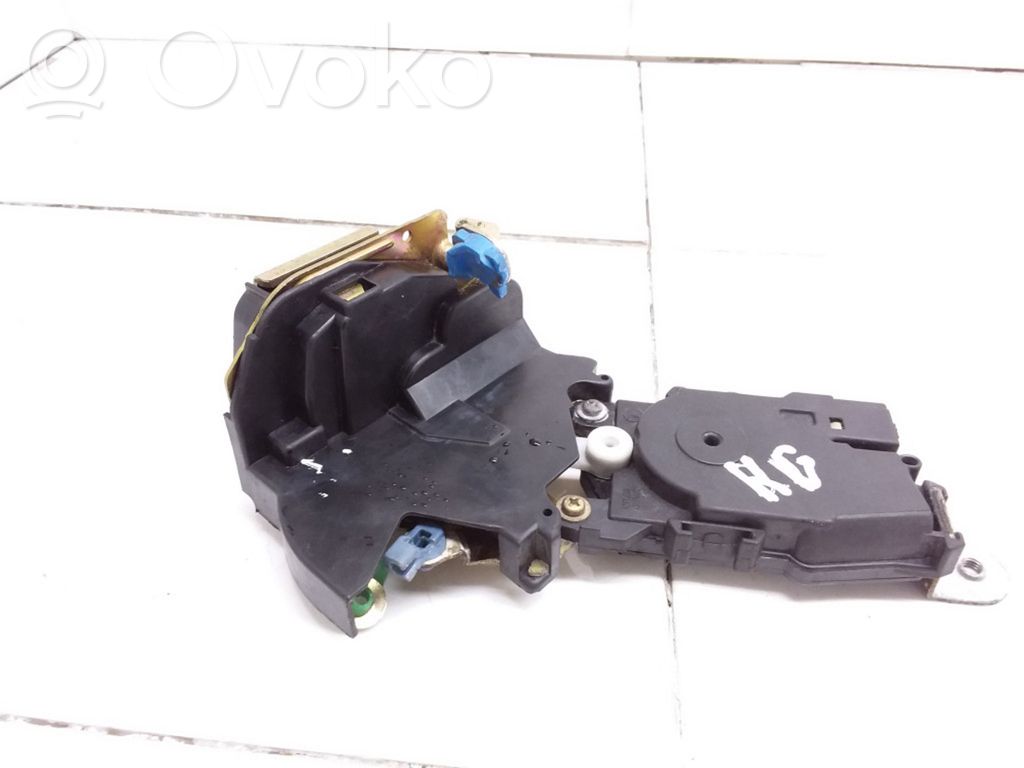 Subaru Legacy Zamek drzwi tylnych 