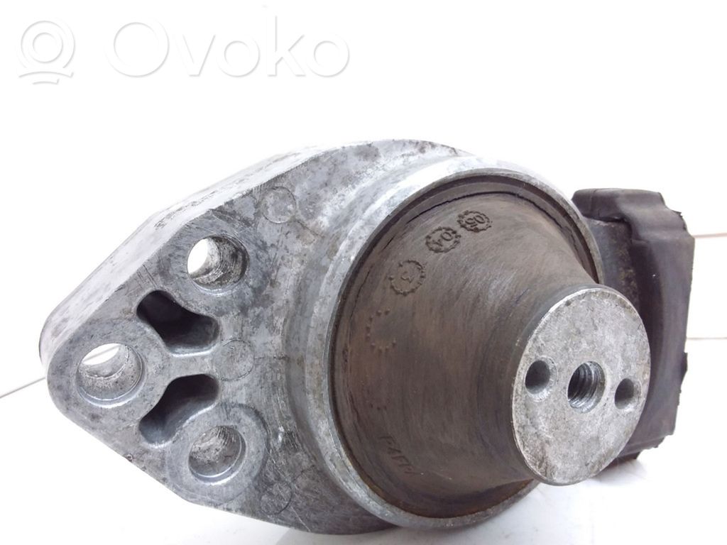 Ford Fusion Engine mount bracket 