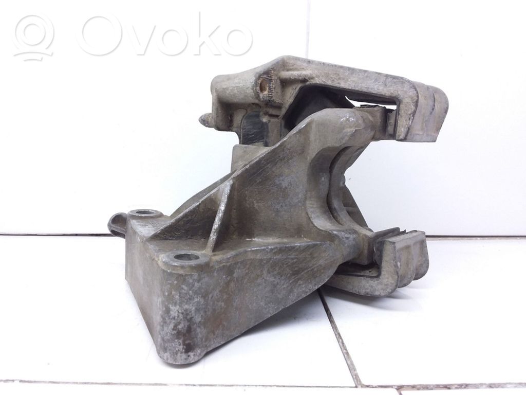 Opel Vectra B Engine mounting bracket 