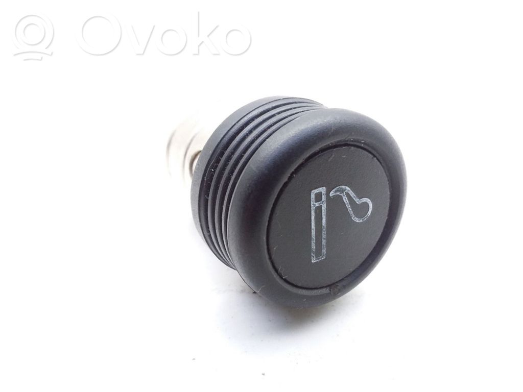 Nissan Primera Cigarette lighter 