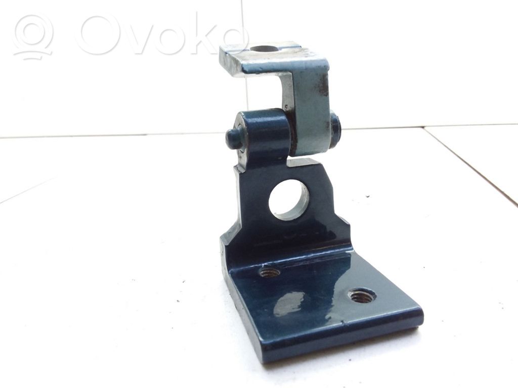 Rear door upper hinge
