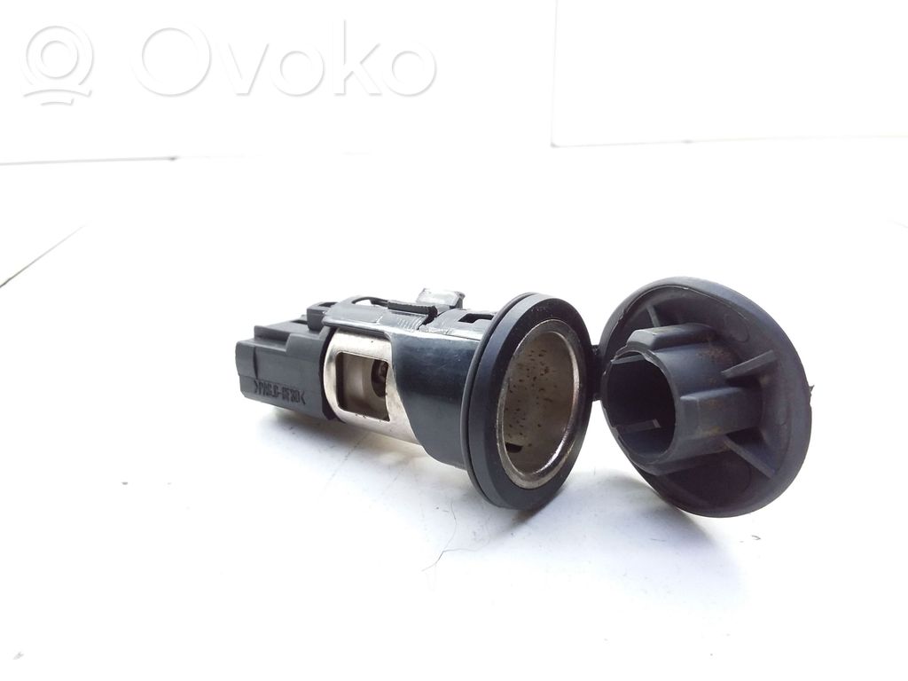 Citroen C5 Gniazdo 12V przednie 