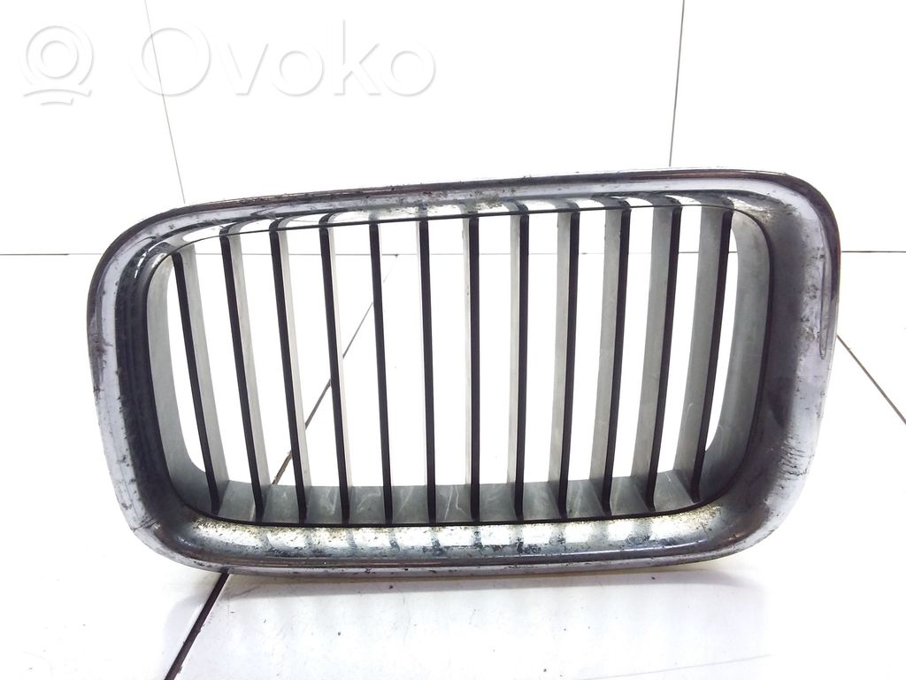 BMW 3 E36 Front bumper upper radiator grill 
