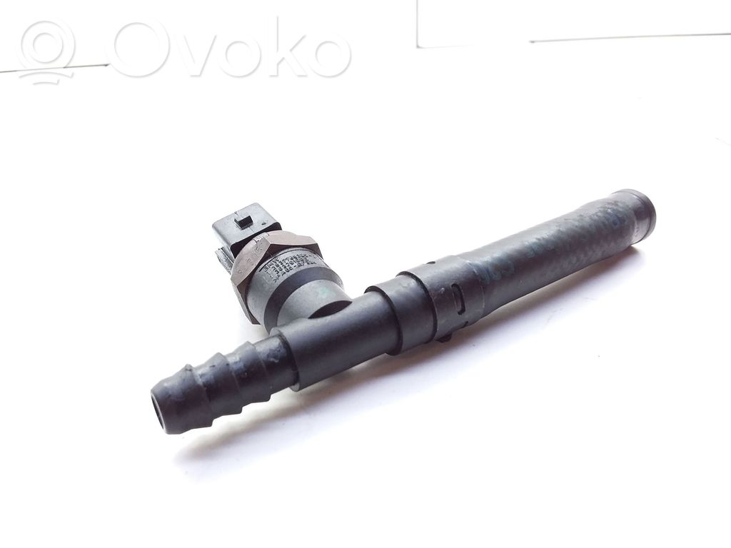 BMW 3 E90 E91 Polttoaineputken letku 