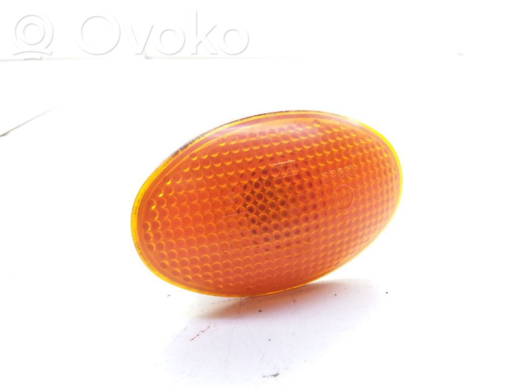 Ford Mondeo MK I Front fender indicator light 