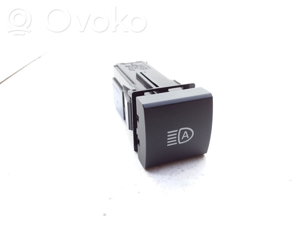 Toyota Yaris Light switch 