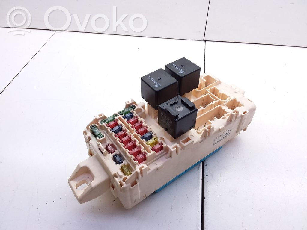 Mitsubishi Galant Fuse module 