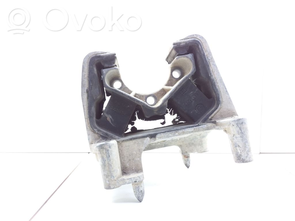 Opel Vectra B Engine mount bracket 
